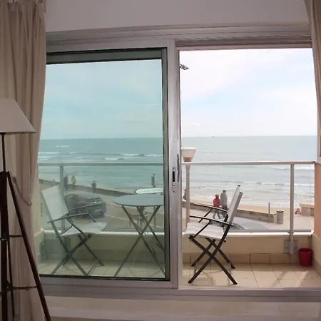 Sur Le Remblai Des Sables Dolonne * 莱萨布勒-多洛讷