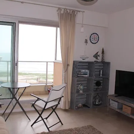 Sur Le Remblai Des Sables Dolonne Daire