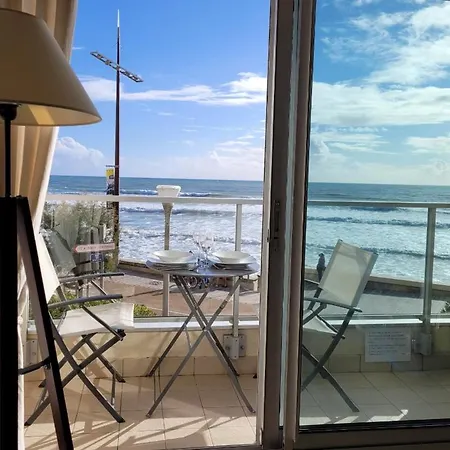 Sur Le Remblai Des Sables Dolonne * Les Sables-dʼOlonne